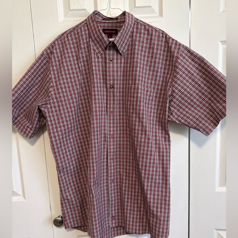 Nordstrom Men's Short-Sleeve Red and White Plaid Button-Down Shirt. XL